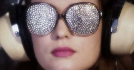 Woman-Disco-Glasses-4K-00
