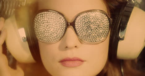 Woman-Disco-Glasses-4K-13