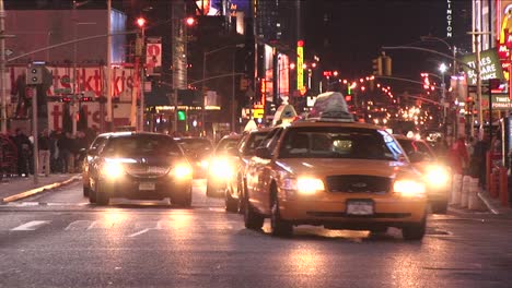 New-York-City-Traffic-As-Seen-From-The-Middle-Of-A-Oneway-Street