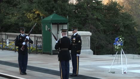 Three-Soldiers-Guard-The-Tomb-Of-The-Unknown-Soldier-1