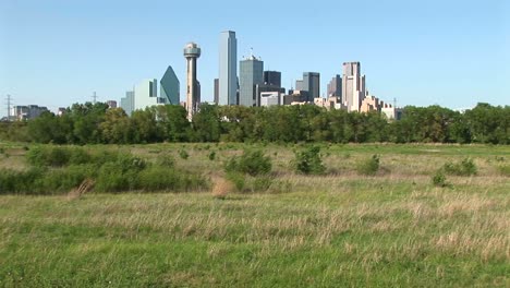 Die-Wolkenkratzer-Erheben-Sich-Hoch-über-Der-Stadt-Dallas-Texas