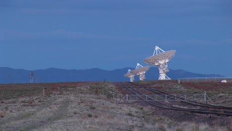 Totale-Einer-Reihe-Von-Radioantennen-Am-National-Radio-Astronomy-Observatory-In-New-Mexico-New