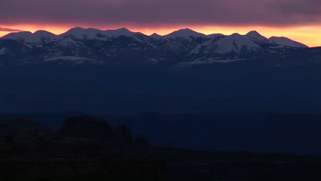Longshot-Of-The-La-Sal-Mountains-Silhouetted-At-Goldenhour