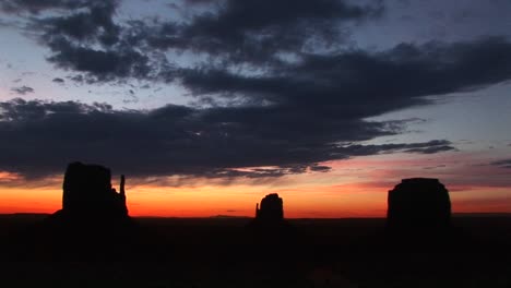 Long-Shot-Of-The-Mittens-In-Monument-Valley-Arizona-Silhouetted-At-Goldenhour
