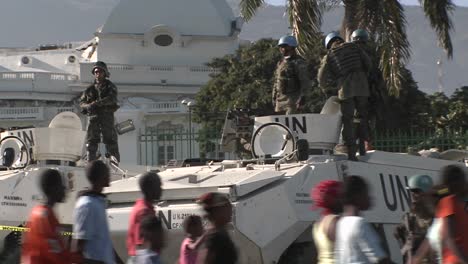 UN-Friedenstruppen-Rund-Um-Den-Präsidentenpalast-In-Port-Au-Prince-Haiti-Nach-Einem-Verheerenden-Erdbeben