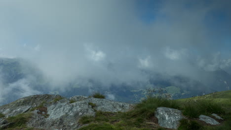 Verbier-Grass-View-4K-00