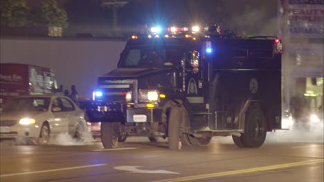 Military-style-Policía-vehicles-invade-Ferguson-Missouri-during-rioting-there