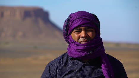 A-Muslim-Touareg-man-poses-for-a-portrait-in-Morocco-2