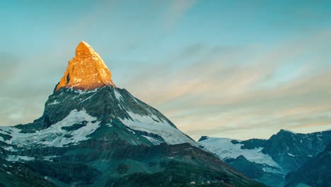 Matterhorn-Sonnenaufgang-4k-01