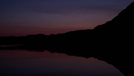 Norwegen-Dunkler-Sonnenuntergang-4k-01