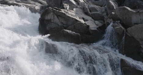 Norwegen-Wasserfall-4k