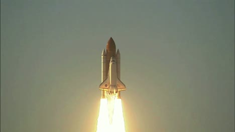 Transbordador-espacial-Atlantis-Launch-2