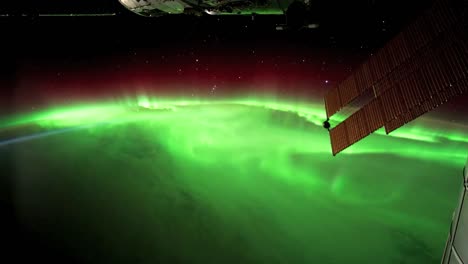 Aurora-boreal-desde-el-espacio