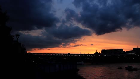 Sunset-over-the-Thames-Timelapse
