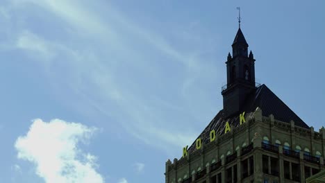 Wolken-Und-Kodak-Tower-Zeitraffer