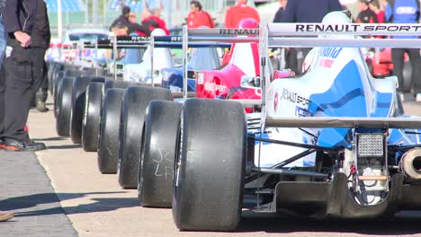 Race-Cars-on-Grid