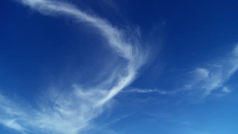 Zeitraffer-Des-Blauen-Himmels-Mit-Wolken