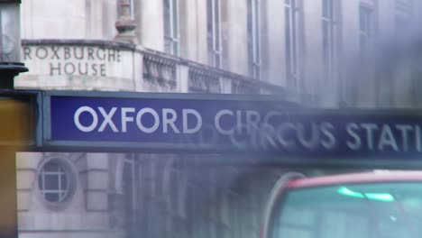 Oxford-Circus-Station-Schild