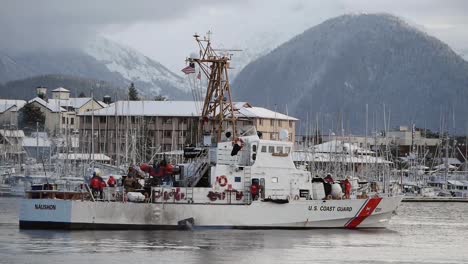 Barco-de-la-Guardia-Costera-de-EE.-UU.