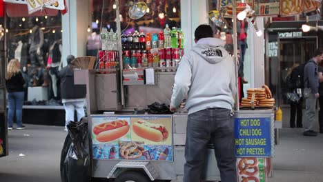 Hot-Dog-Stand-NYC