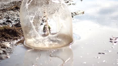 Ball-splash-in-1000fps-CC-BY-NatureClip