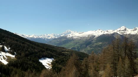 Grüne-Und-Weiße-Berge