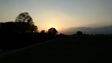 Atardecer-desde-un-tren