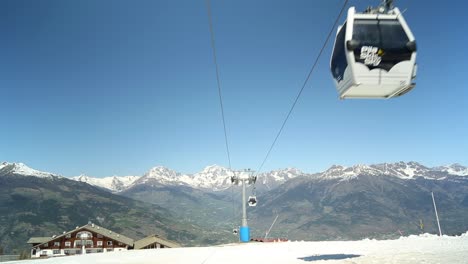 Telecabina-de-la-estación-de-esquí