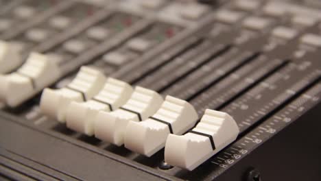 Audio-Faders-Raised