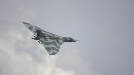 Vulcan-Bomber-Slow-Motion