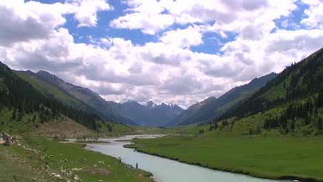 View-of-the-Mountain-River