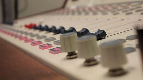 Vintage-Audio-Board-Close-Up-(Rack-Focus)