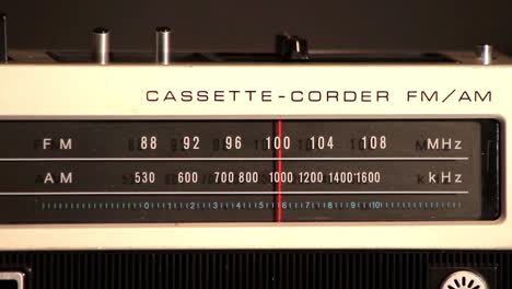 Frecuencias-de-escaneo-de-radio-vintage