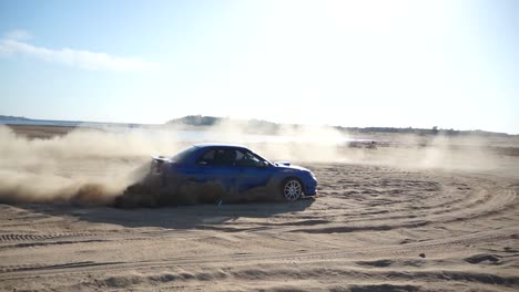 Subaru-A-La-Deriva-Fuera-De-La-Carretera