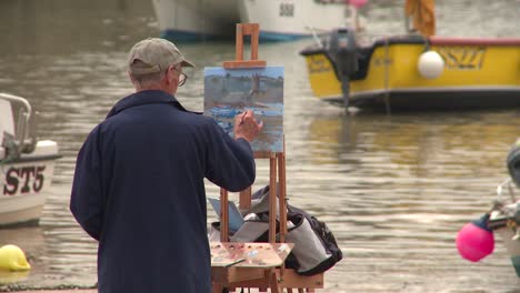 Artista-Pintura-Barcos-de-pesca-St-Ives