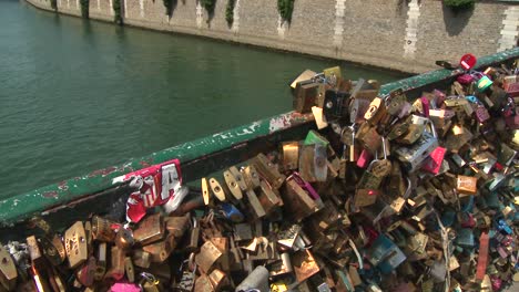 Pont-de-lArcheveche-Paris