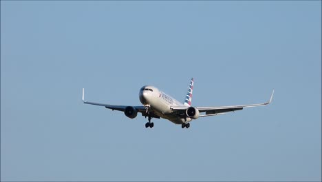 Aa-Boeing-767-Landung