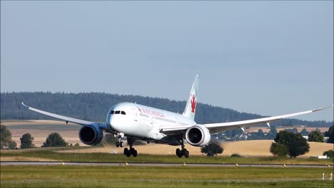 AC-Boeing-787-Landing