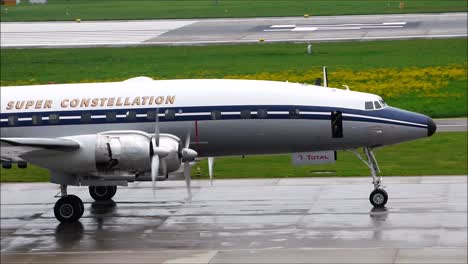 Old-Aircraft-Taxiing-on-the-Tarmac