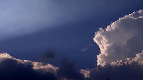 Wolken-Steigen-Auf