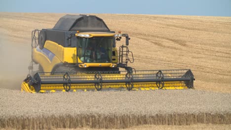 Combine-Harvester-4