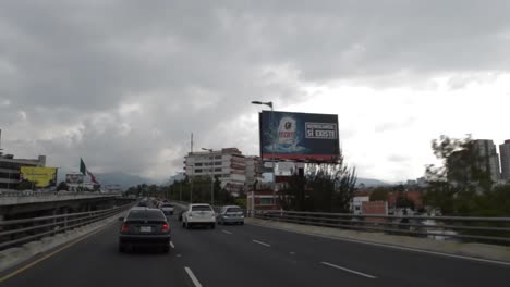 Fahren-Auf-Der-Mexikanischen-Autobahn