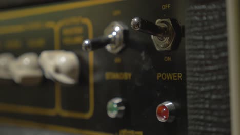 Powering-on-Guitar-Amp