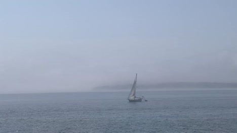 Sailboat-in-Maine