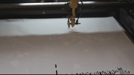 Laser-Cutting-Paper