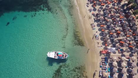 Tourist-Boat-Leaving-for-Excursion