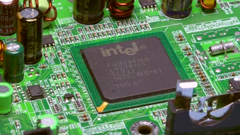 Microprocesador-Intel-en-PCB