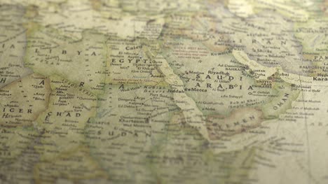 Desplazarse-a-Arabia-Saudita-en-un-mapa-vintage