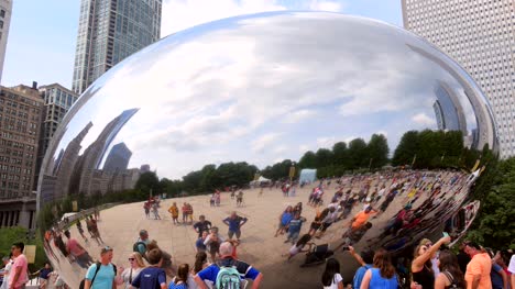 Cloud-Gate-reflections-Chicago