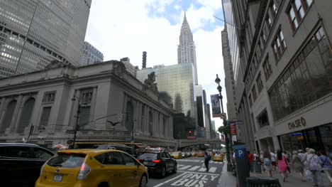 Edificio-Chrysler-que-se-eleva-sobre-Nueva-York